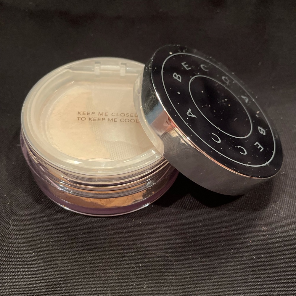 Becca Hydra-Mist Cooling Powder in Translucent
